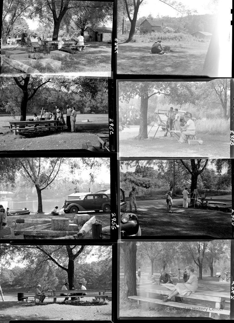 Artists painting in town - Image 2