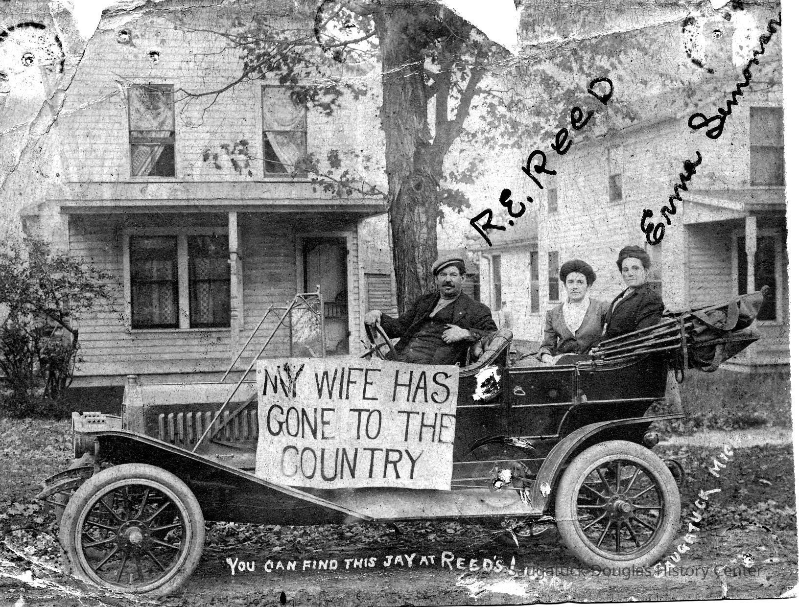          89-1-195_Roger_Reed_Erma_Simonson.jpg 655KB; My wife has gone to the country. You can find this Jay at Reed's Livery
89-1-195_Roger_Reed_Erma_Simonson
   