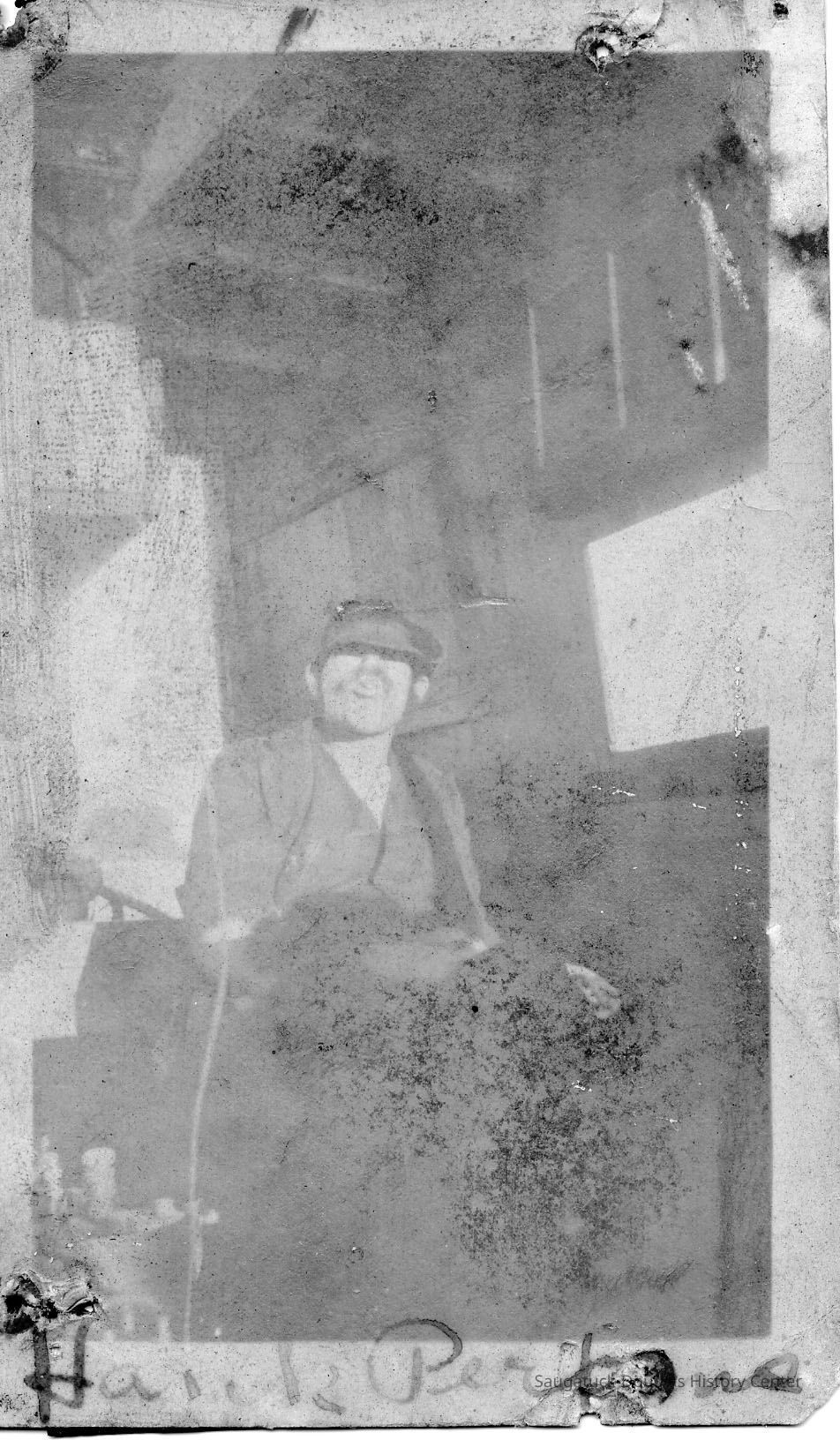          89-1-175_Hank_Perkins.jpg 356KB
   