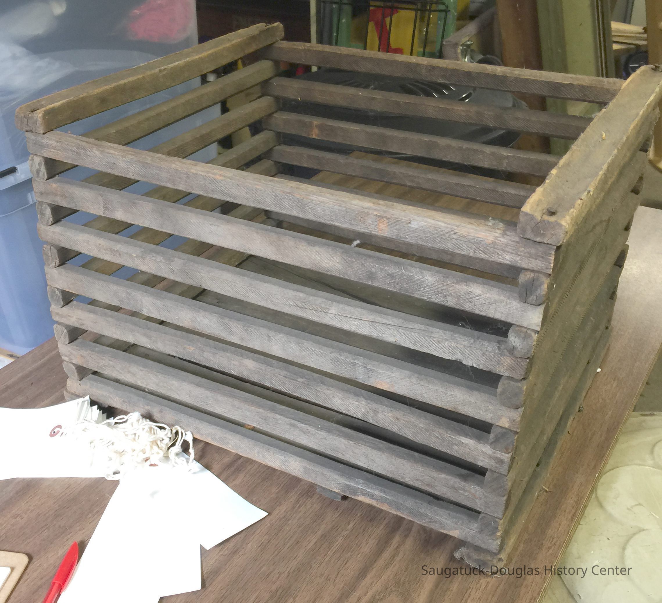          Crate, wood picture number 1
   