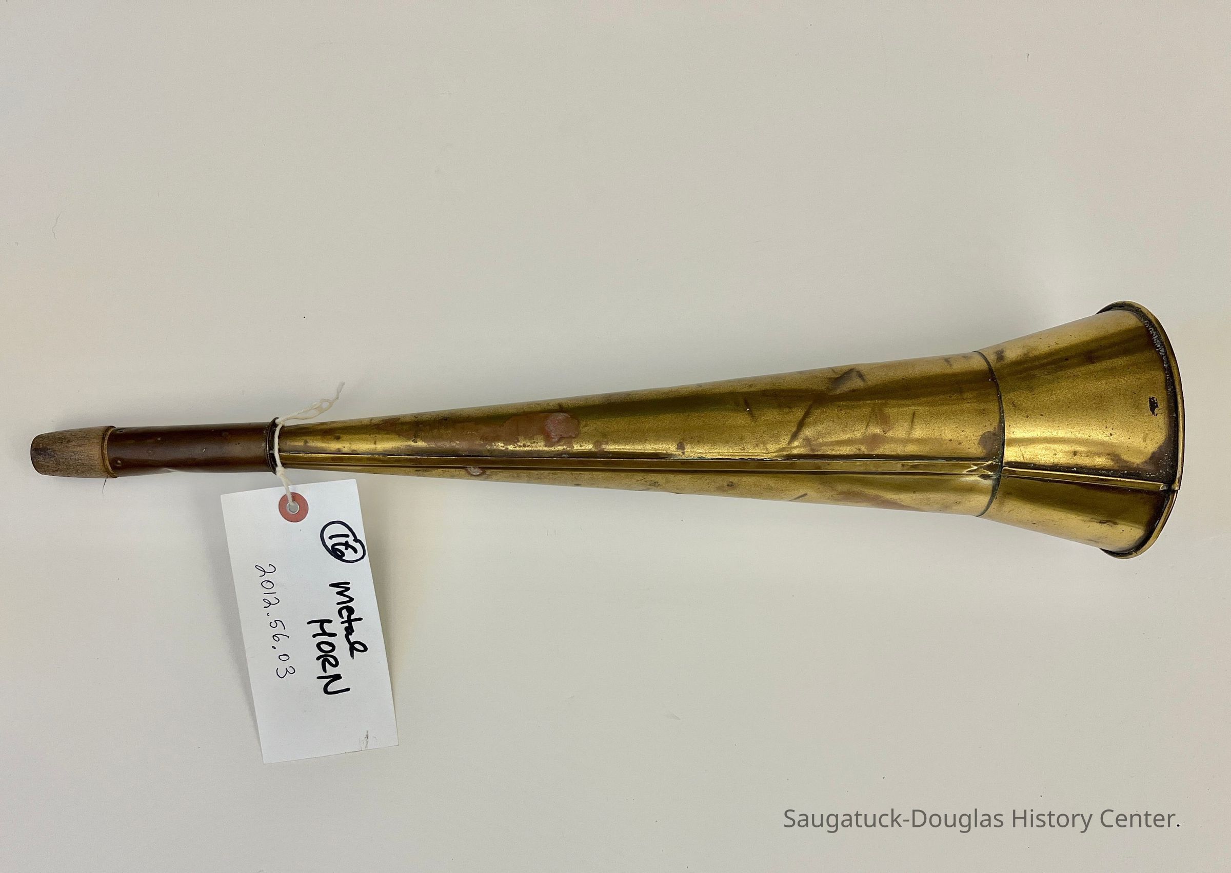          Fog horn, blown picture number 1
   