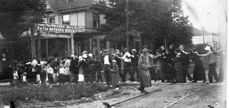          Human Chain and Columbia Hotel picture number 1
   