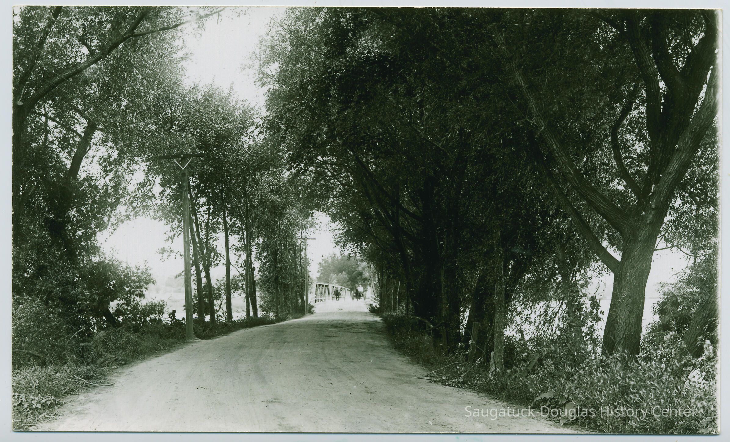 Road to Swing Bridge picture number 1