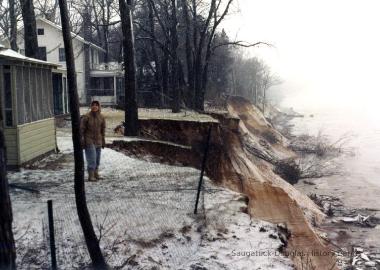          LakeshoreWashout.jpg 796KB; from John Thomas collection, photo was scanned in 2008
   