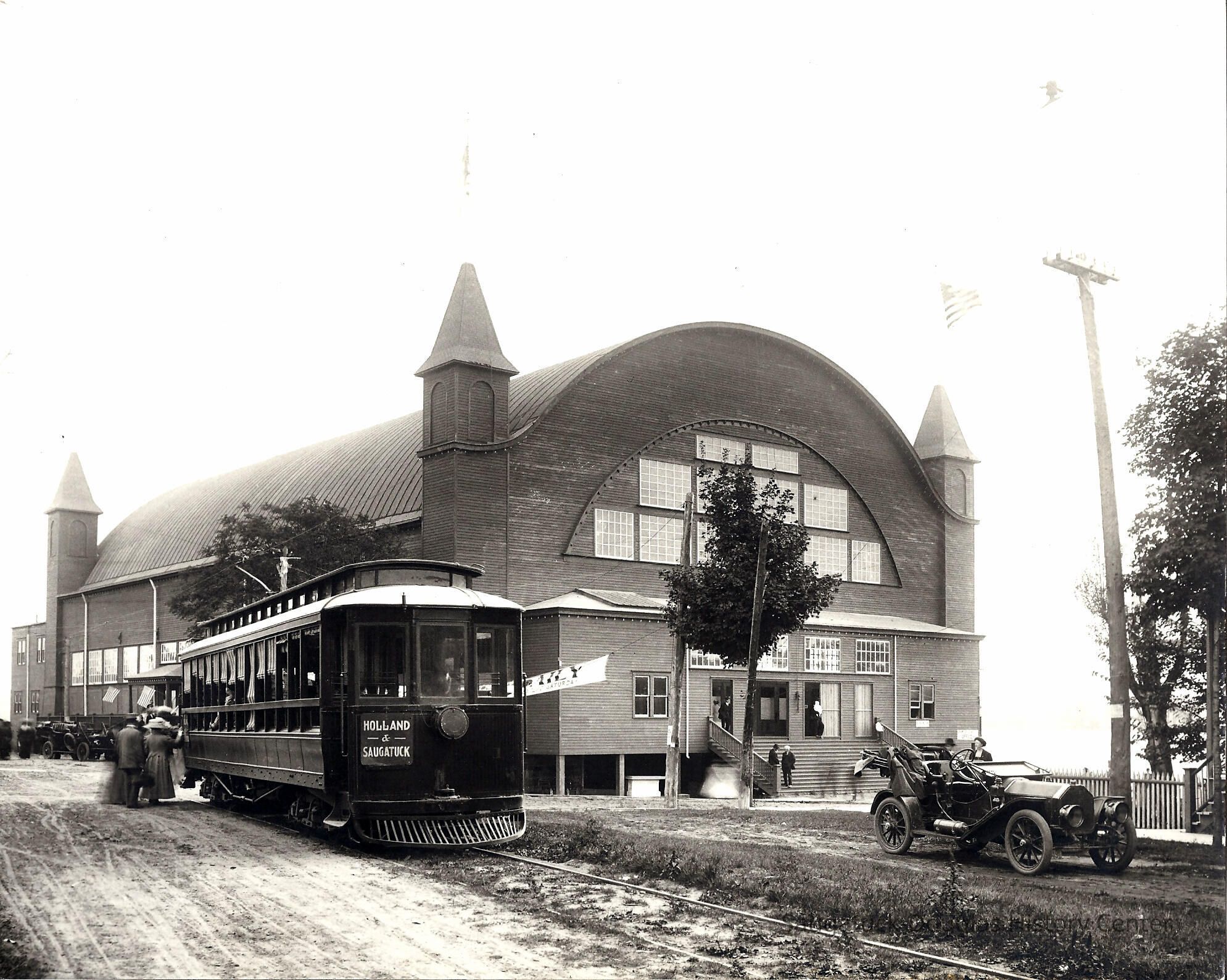 Big Pavilion; Origsize: 8 x 10; Origformat: Print-Photographic
