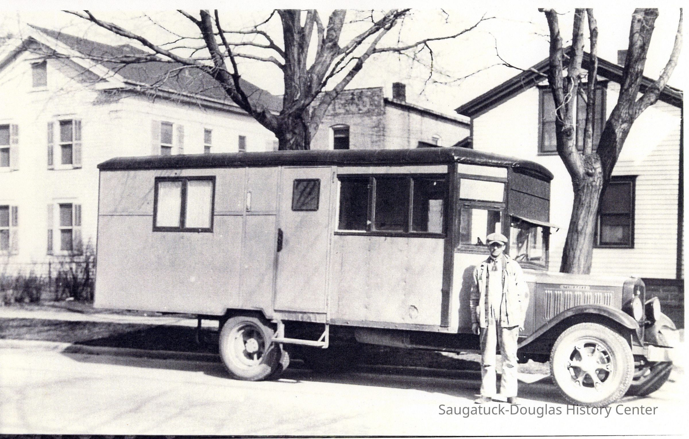 96-15-18_Delivery_Truck.jpg 3.5MB