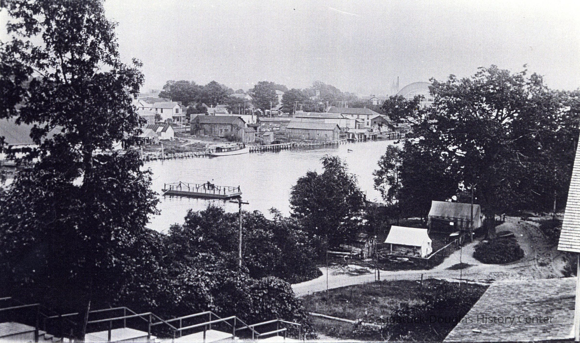 96-105-31_Saugatuck_from_Ferry_INN.jpg 1.7MB; 96-105-31 Chain Ferry scow crossing th river