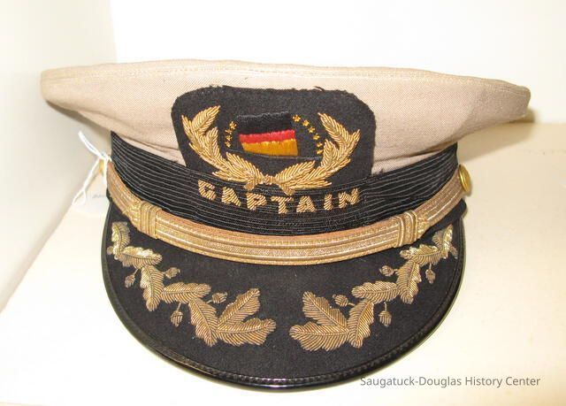          Captain's Cap
   