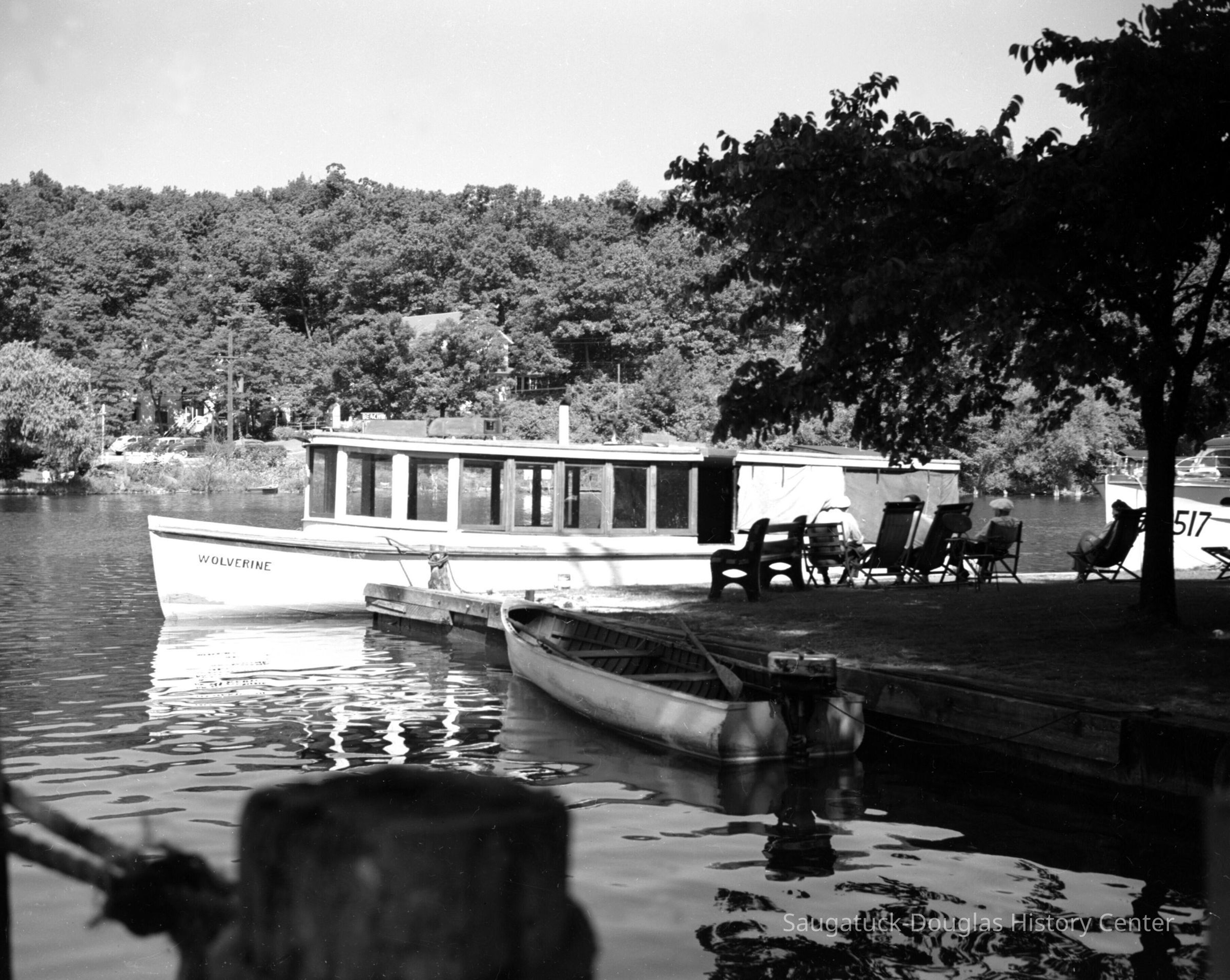 604 0/1 Saugatuck - boats 8/1944 Wolverine at Tourist Home dock