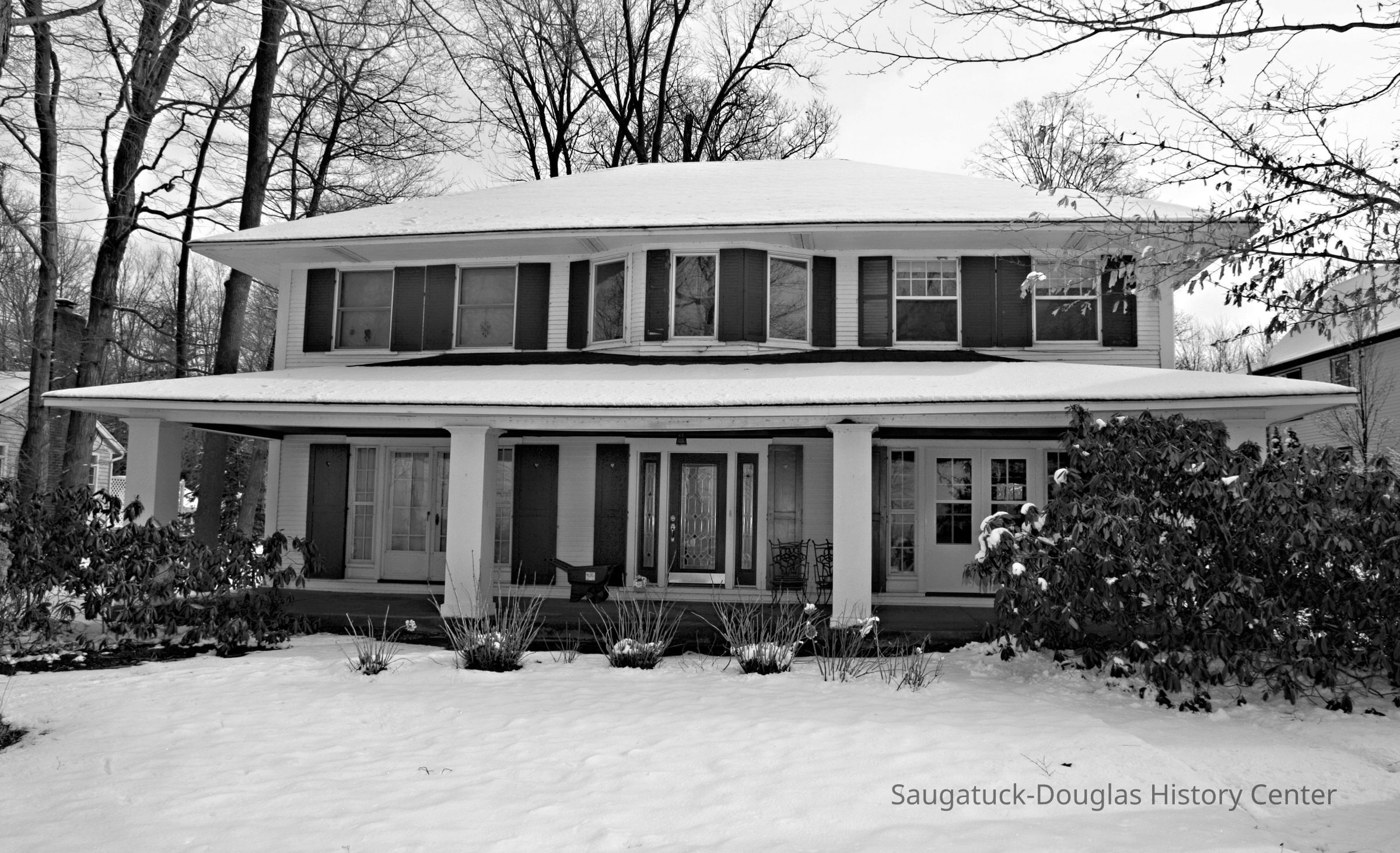          04.64E_3081 LSD182.jpg; 3081 Lakeshore Drive, demolished 2007 or 2008. New home on site.
   
