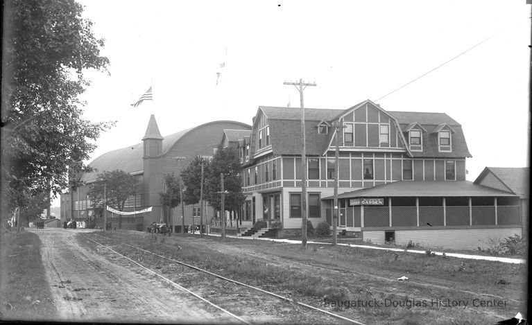          hrs117 Columbia and Pavilion best.jpg 3.7MB; with Interurban tracks in foreground and Big Pavilion in background
   