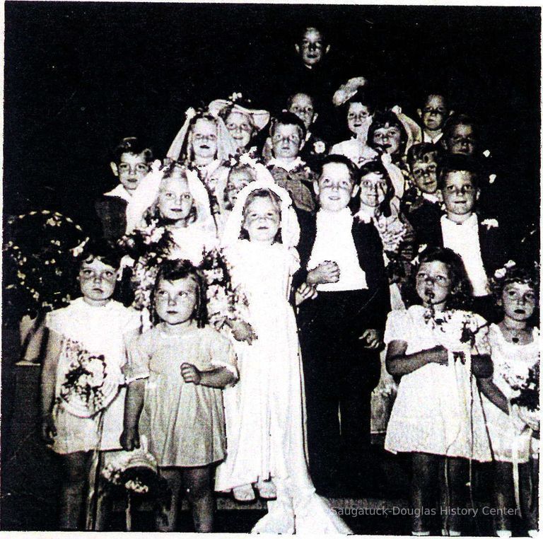          95-20-1F_Tom_Thumb_Wedding_T.Burns.jpg 201KB
   