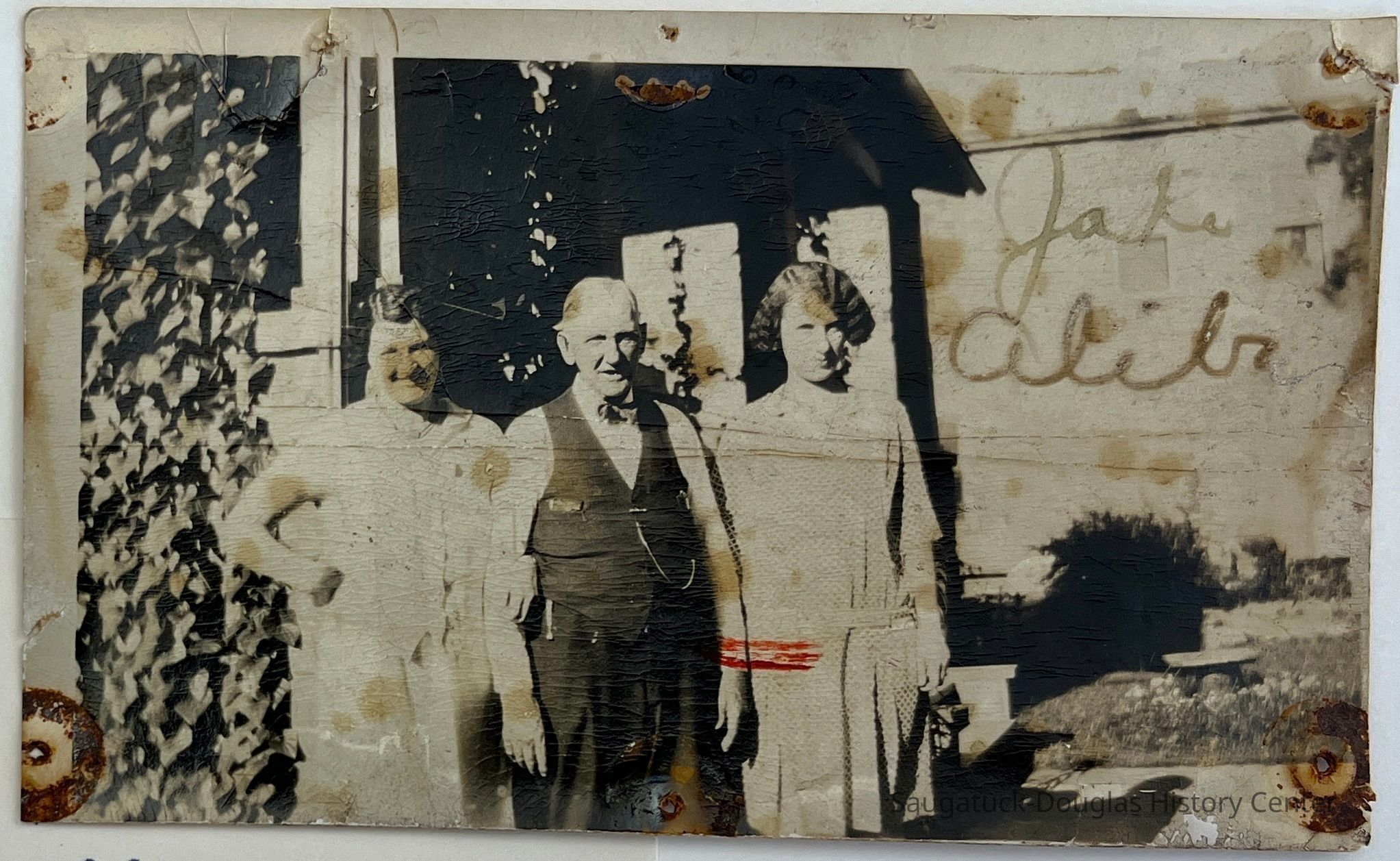          Jake Aliber and two nieces picture number 1
   