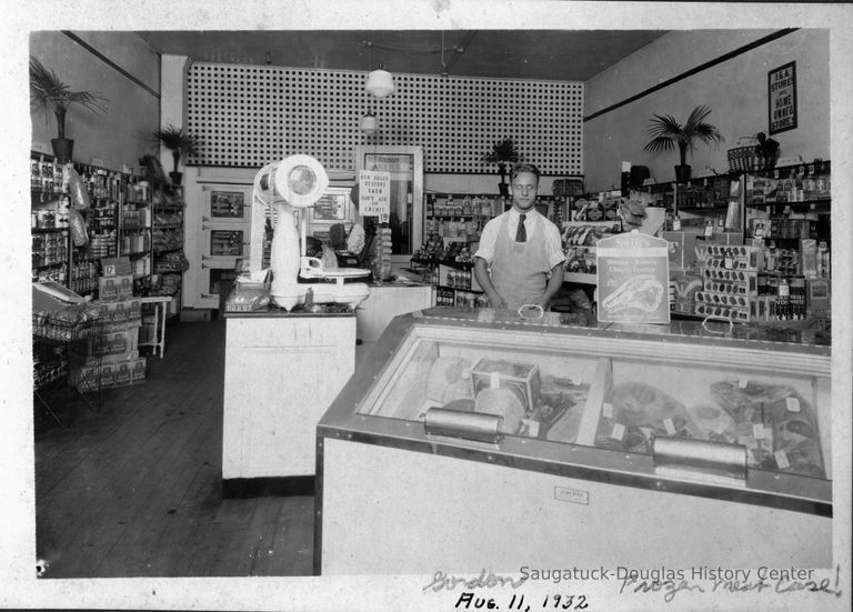          95_89_7_IGA_-_Gordon.jpg 1.1MB; Photo from box 31, envelope 95-89-7. Gordon Frozen Meat Case! Aug. 11, 1932
   