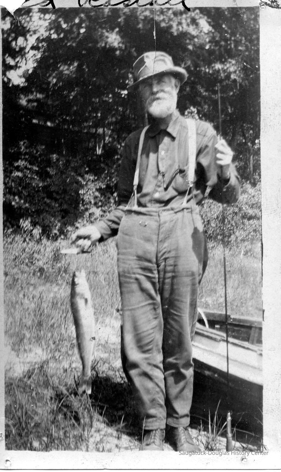          89-1-193_A_Ed_Rastall_with_fish.jpg 250KB; Ed Rastall
   