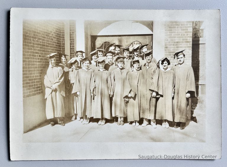          Graduates 1935 picture number 1
   