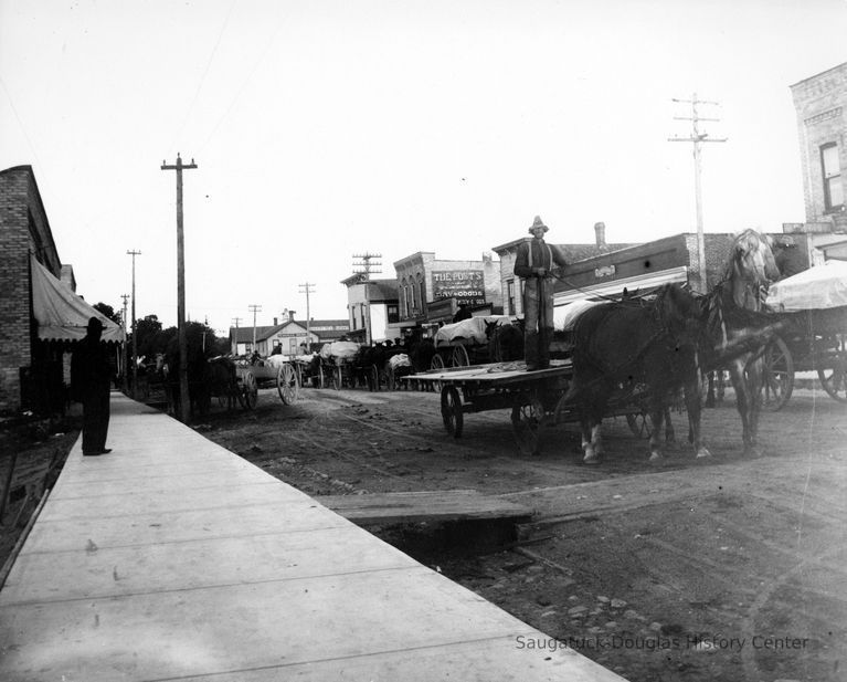          Fennville.jpg 1.9MB; Digital file on Jack Sheridan Drive 2021.72.02. This image was featured as History Mystery #49 with the solution: Downtown Fennville about 1910.
   