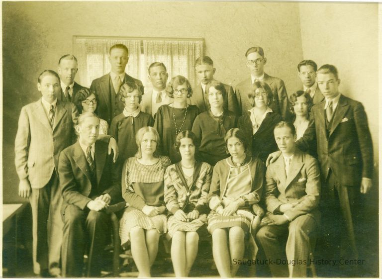          Saugatuck_Grad_class_1929.jpg 1.2MB; Digital image from Jane Van Dis collection  - Digital file on Jack Sheridan Drive 2021.72.02
   