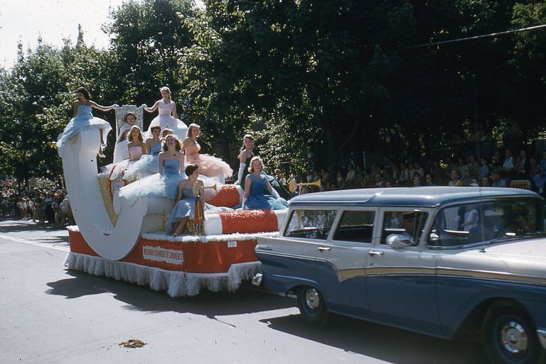          Centennial Parade: Chamber of Commerce and Queen of Centennial Float, 1957 picture number 1
   