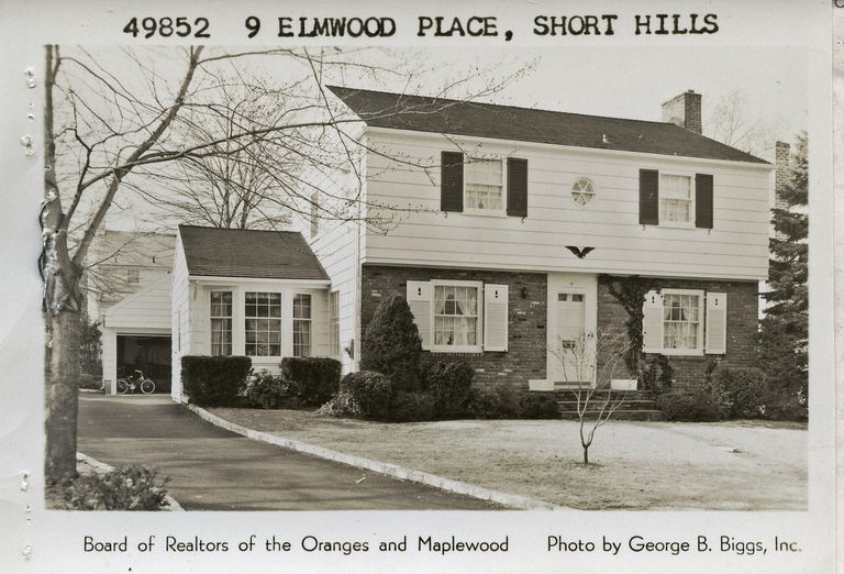          9 Elmwood Place, Short Hills picture number 1
   