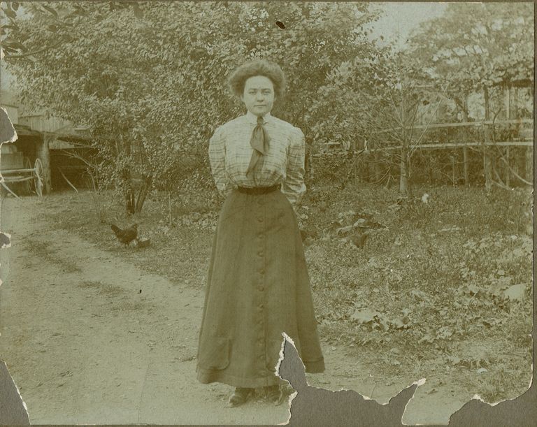          Lonergan: J. Lonergan on a Driveway on Spring Street picture number 1
   