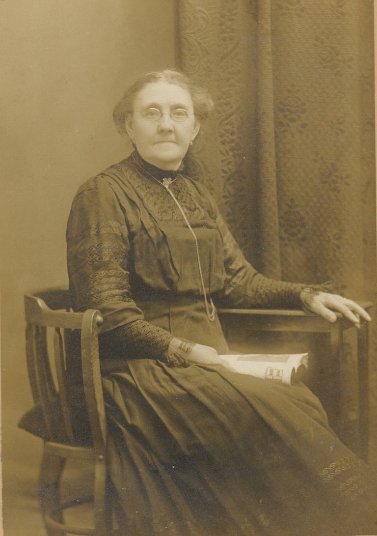          Bosworth: Unidentified Elderly Woman with Glasses picture number 1
   