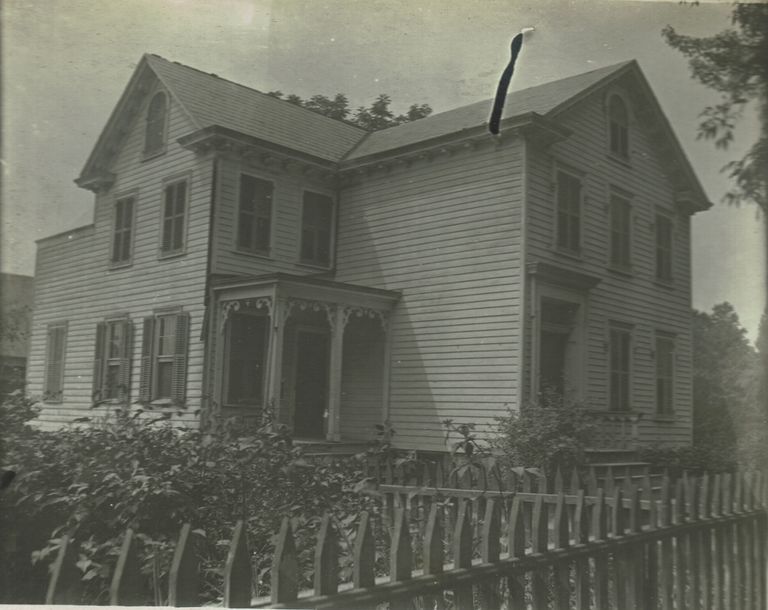          Marshall-Schmidt Album: House (Taylor Street?) picture number 1
   