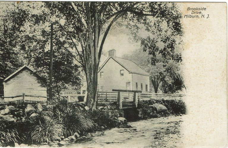          Brookside Drive: Brookside Drive with Barn, Millburn, 1909 picture number 1
   