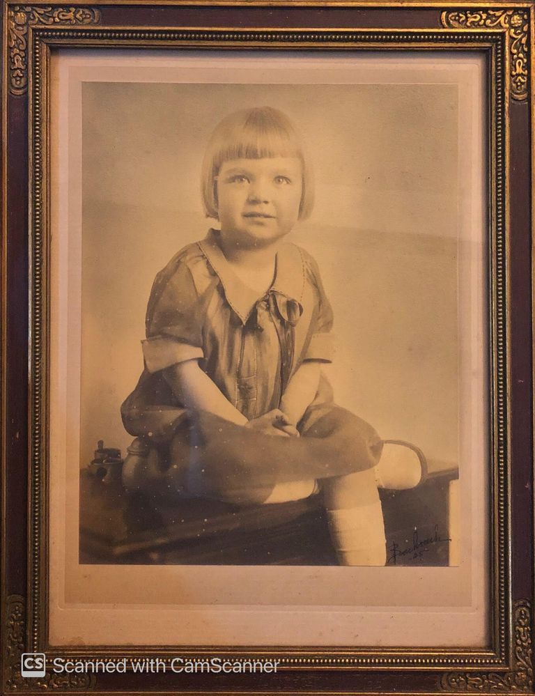          Hartshorn Family Baby Photograph, 1925 picture number 1
   