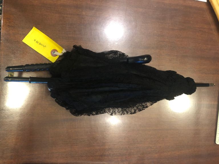          Parasol, Black Lace Folding picture number 1
   