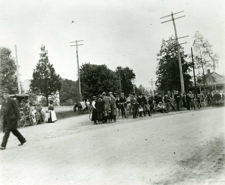          Crowd at Millburn & Springfield Avenues, Photo by Edwin D. Pannell; Image Id #13
   