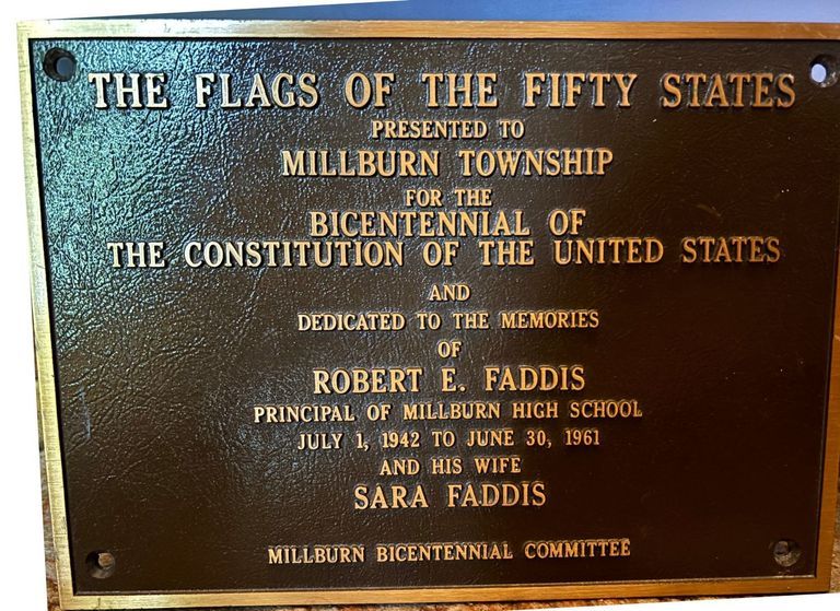          Bicentennial of the Constitution: Flags of the 50 States Plaque, 1987 picture number 1
   