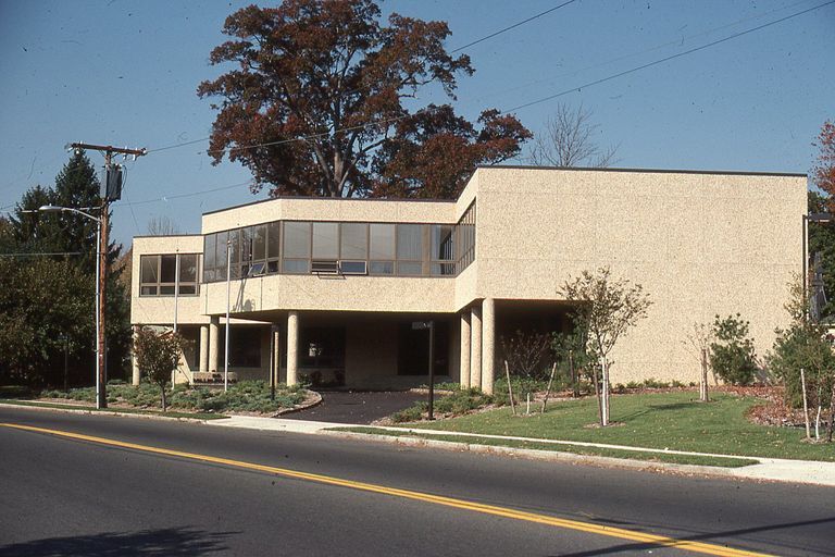          89 Millburn Avenue, 1976 picture number 1
   