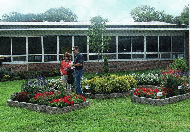          Hartshorn Elementary School 2007 picture number 1
   