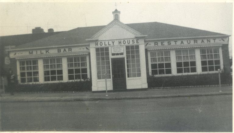          Holly House, 14 Essex Street, 1952 picture number 1
   