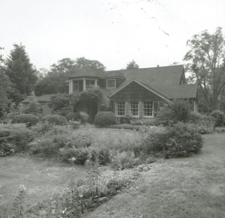          370 Hobart Avenue, c. 1914 picture number 1
   
