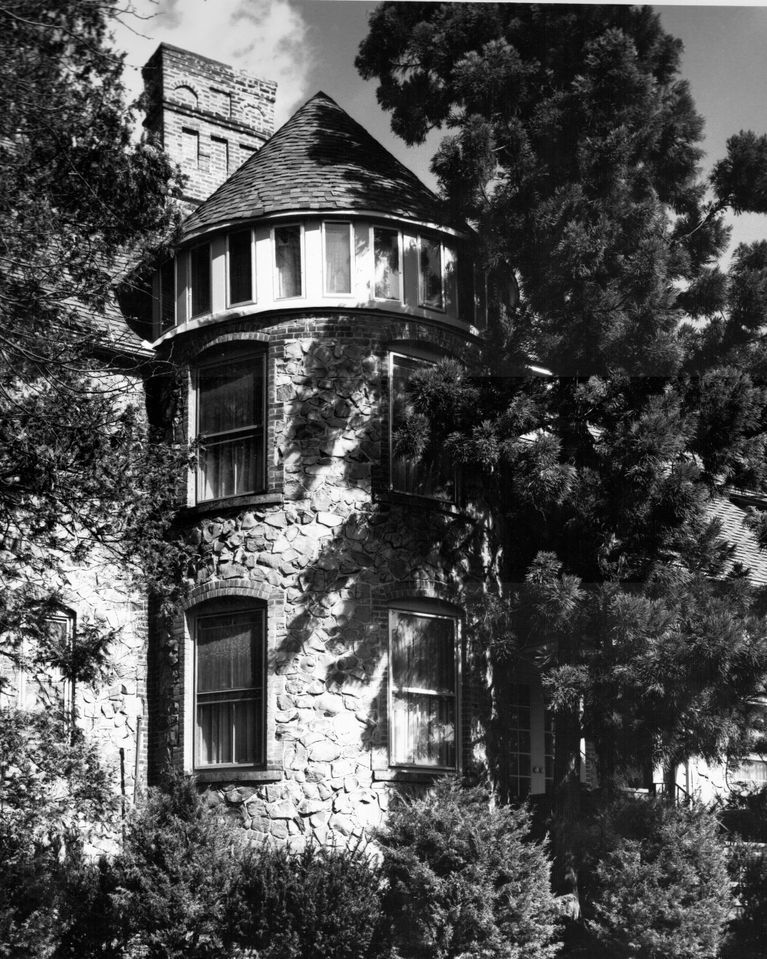          Architect: William Halsey Wood.; Shingle Style
   