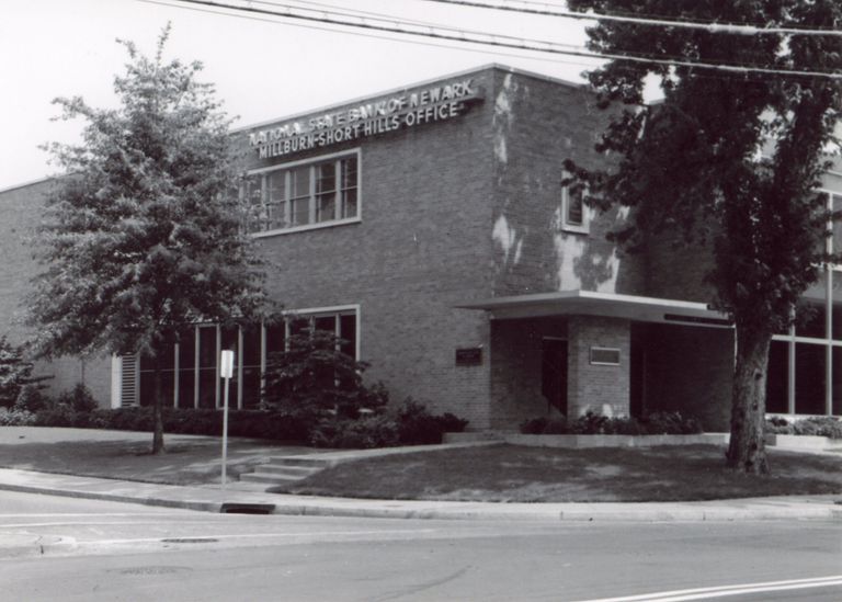          Bank: National State Bank of Newark, Millburn-Short Hills Office, c. 1956-60s picture number 1
   