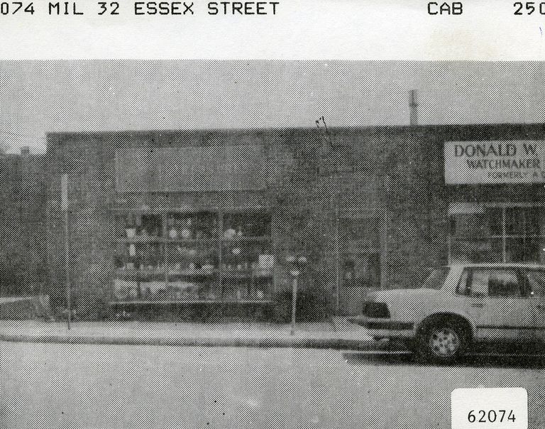          32 Essex Street, Millburn picture number 1
   
