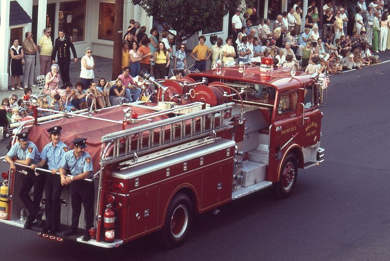          July 4: Firefighters at the American Bicentennial Parade, 1976 picture number 1
   