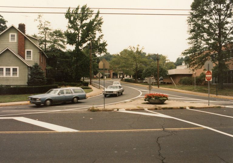          Millburn Avenue: Millburn Avenue and Essex Street, 1985 picture number 1
   