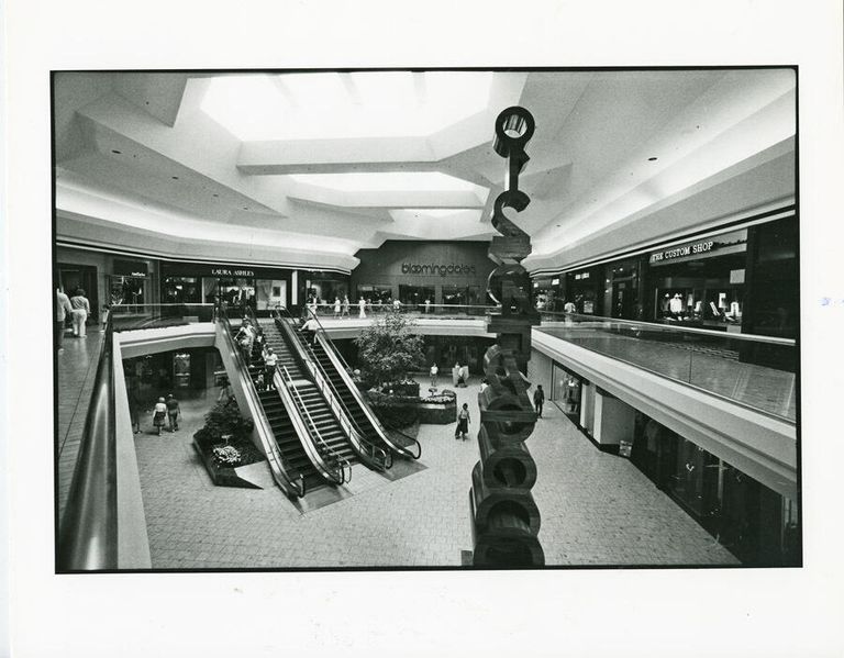          Mall at Short Hills Interior picture number 1
   