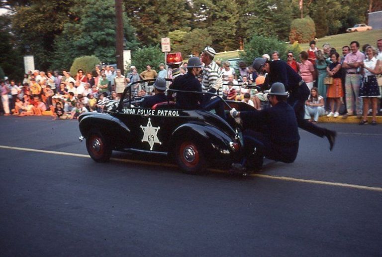          July 4: Union County Police in American Bicentennial Parade, 1976 picture number 1
   