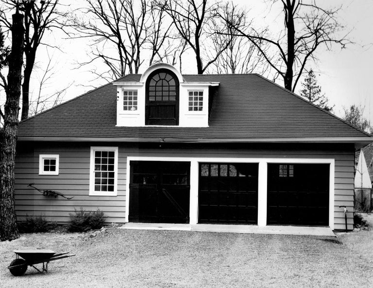          Architects: Alvro & Lindeberg; Hartshorn House # 77, Craftsman style
   