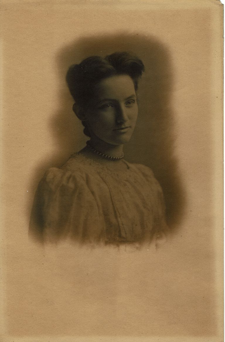          Blood: Florence McCaskie picture number 1
   