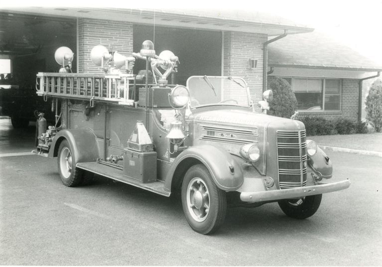          Fire Department: Millburn Fire Department Mack Fire Truck picture number 1
   