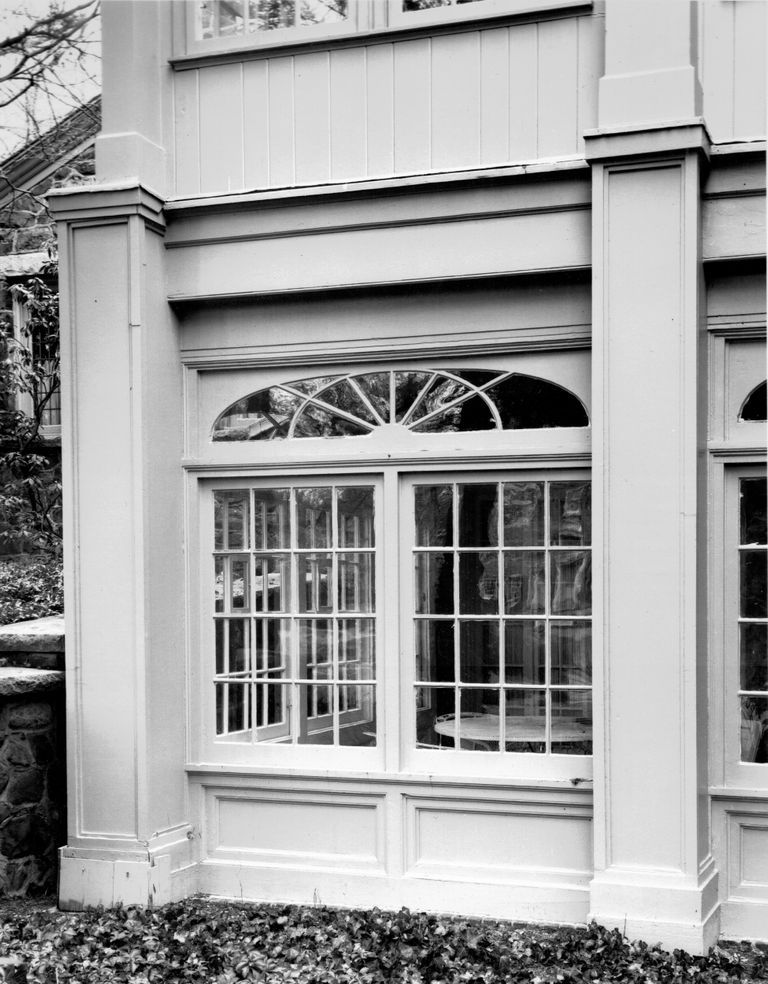          Hartshorn House # 73; Colonial Revival style
   