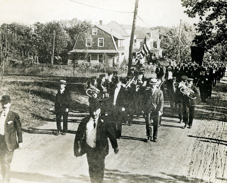          Unidentified parade and date. Short Hills Avenue above Winding Way; Image ID # 167
   