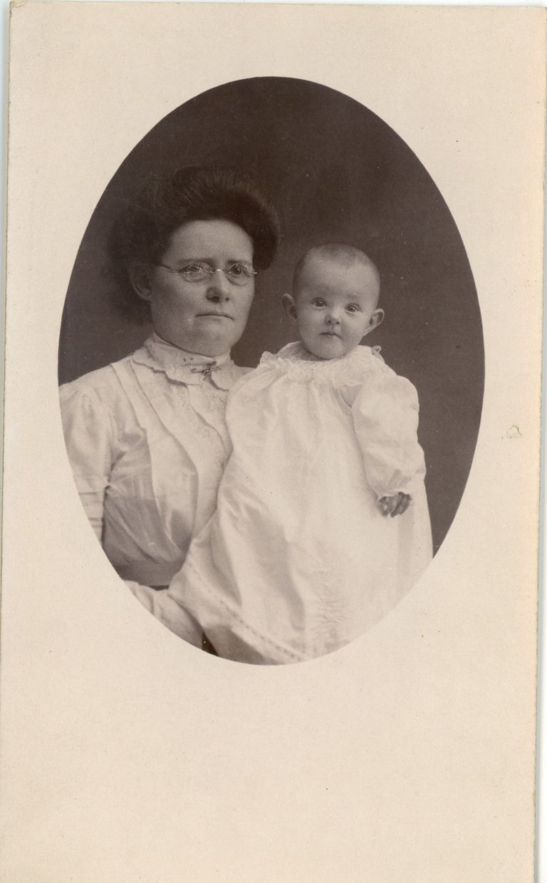         Mangold: Caroline Mangold's with William's Cousin Levi picture number 1
   