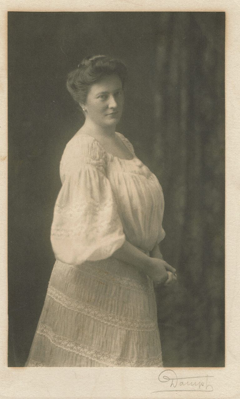          Kellogg: Edith Young Shaw, 1902 picture number 1
   